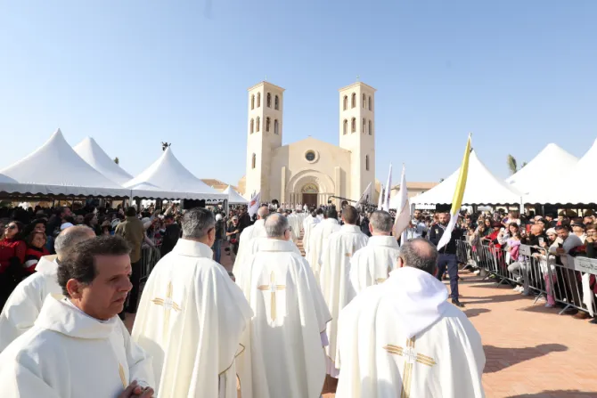 من تدشين كنيسة معموديّة السيّد المسيح في موقع المغطس، الأردن